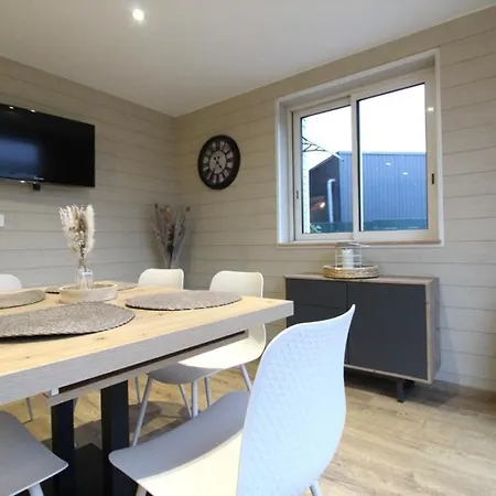 Gite, Maison Chaleureuse *